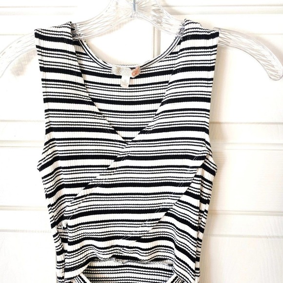 Women's Dress Size S with cut out at belly, body con, striped, mid-calf - Sexy! - Picture 4 of 6